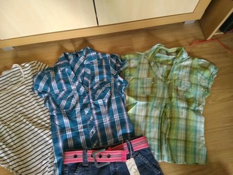 Nenosené riflova sukňa a darceky, 36