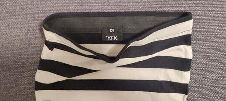 Krátka sukňa v.128, 128