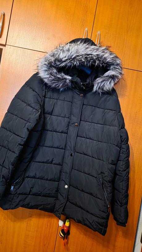 Tepla damska vetrovka48 zn.c&a, c&a,48