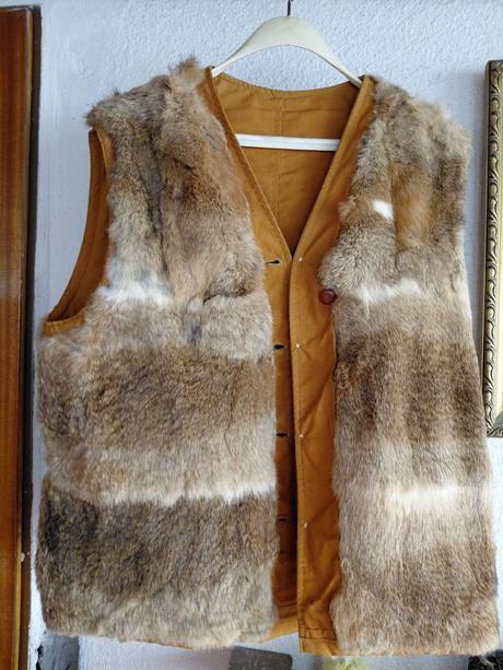 Vesta s pravou kožušinou, l