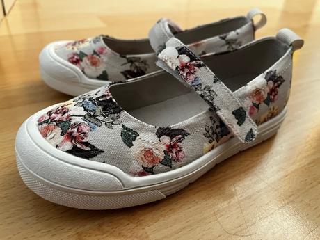 Kvietkované látkové balerínky, baťa,29