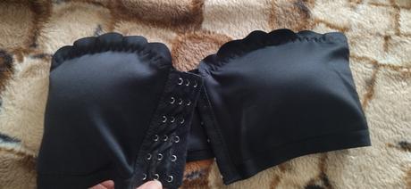 Čierna podprsenka bez ramienok, s