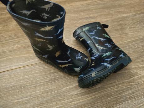 Gumáky dino č.24-25, 24