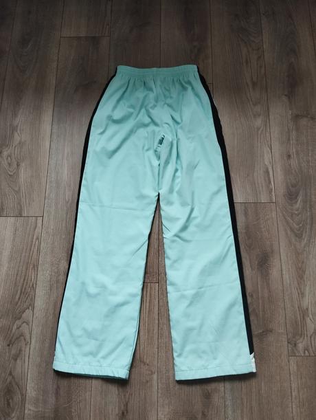 Tyrkysová súprava, l