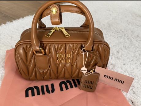 Miu miu kabelka, miu miu