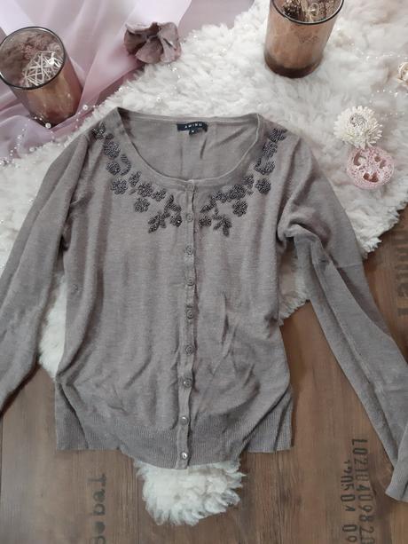 Sveter s kvetinovým lemom, amisu,m