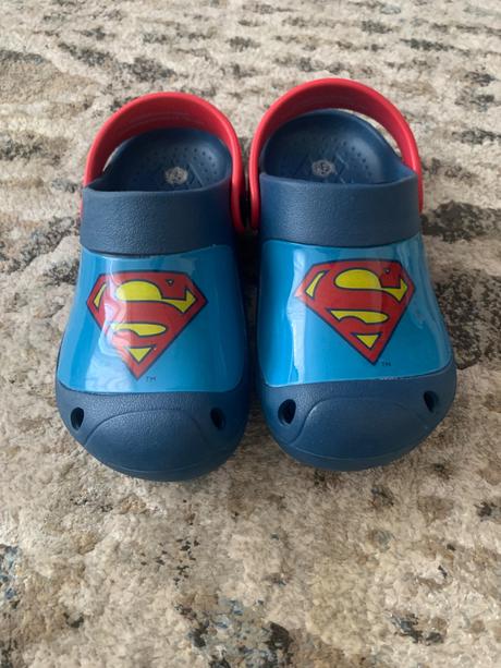 Kroksove šľapky, 29