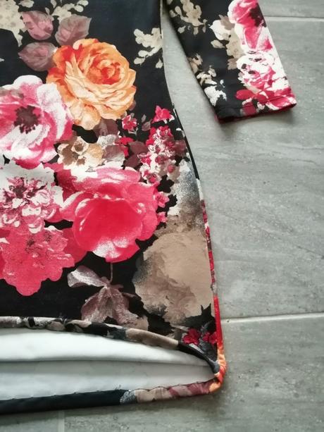 Kvetované šaty code v40, 40