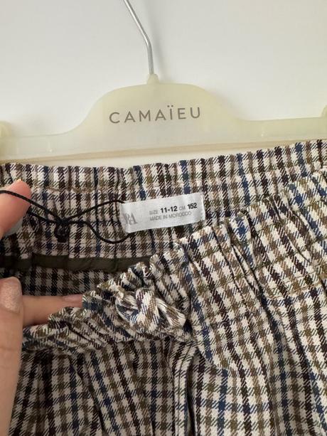 Karovane nohavice, zara,152