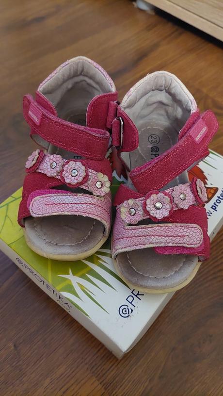 Sandalky, protetika,23