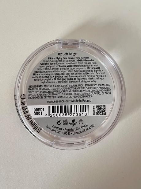 Zmatňujúci púder essence, 