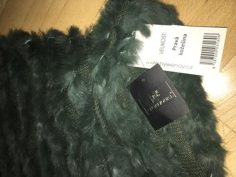 Pončo z králičej kožušiny, 