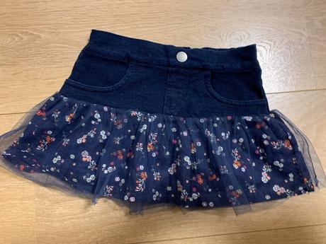 Suknicka, reserved,104