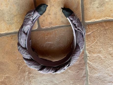 Pompdelux fialova celenka,