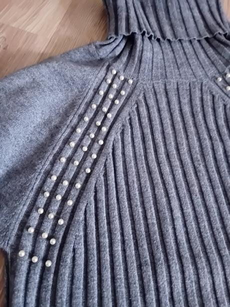 Svetríkove šaty, s