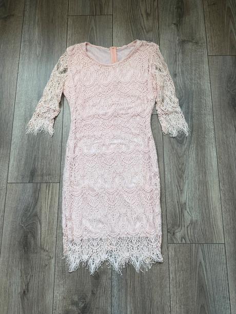 Ružové šaty, l