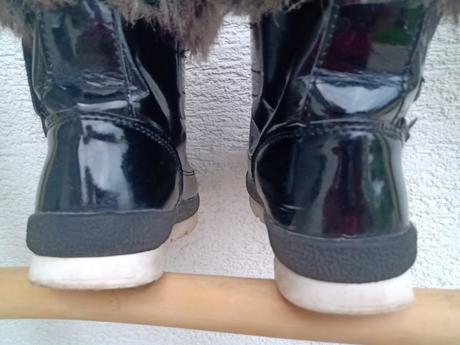 Snehule garvalin s postovnym, 28