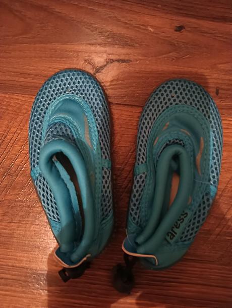 Topánky do vody, 20