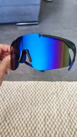 Športové slnečné okuliare, 