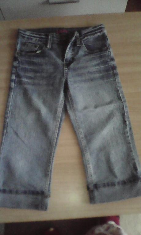 Trojštvrťové nohavice, 146