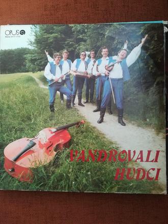 Plátna vandrovali hudci, 