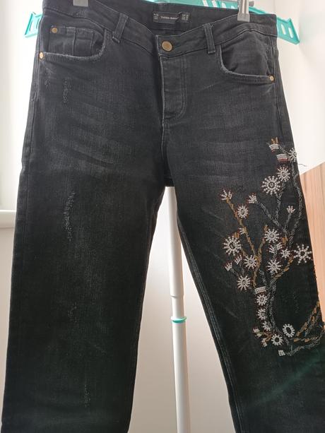 Džínsy zara s výšivkou, zara,38
