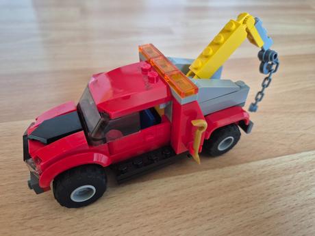 Lego 60137 tow truck trouble,