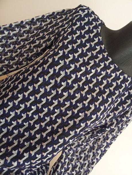 Esprit vzdušná blúzka s geometrickým vzorom, esprit,38