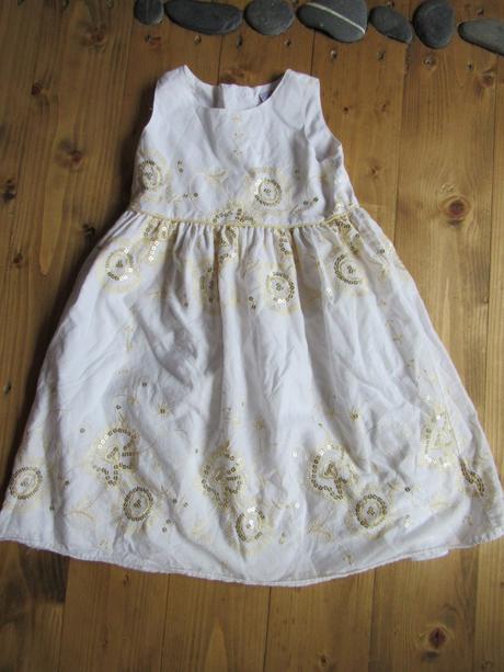 Šatičky s vyšívanou a flitrovou aplikáciou, cherokee,104