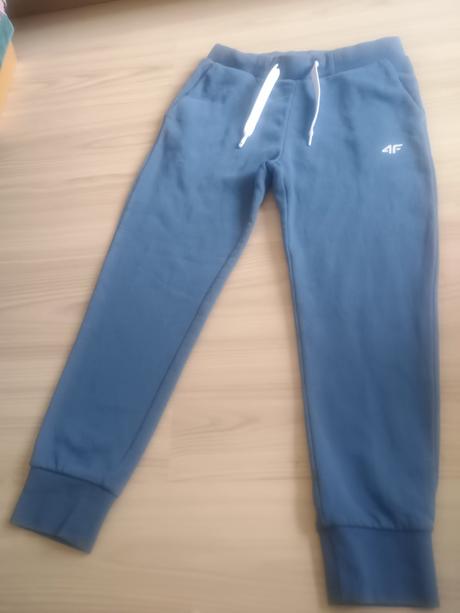 Tepláky 134-140 to stav, značkové 4f, 134