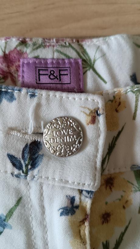 Kvietkované kraťasky, f&f,128