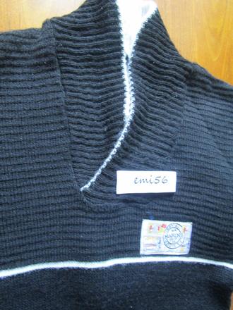 1224. čierny pulóver, s