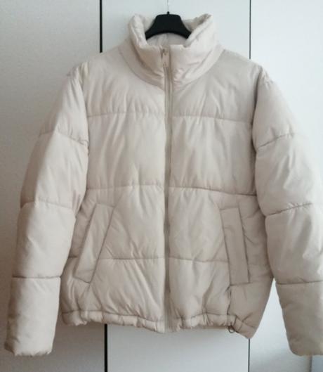 Pekná zimná bunda, reserved,38