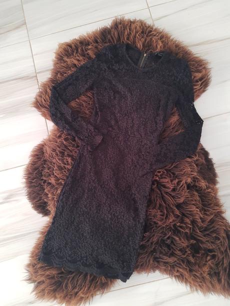 Dámske čierne čipkované šaty xs, xs