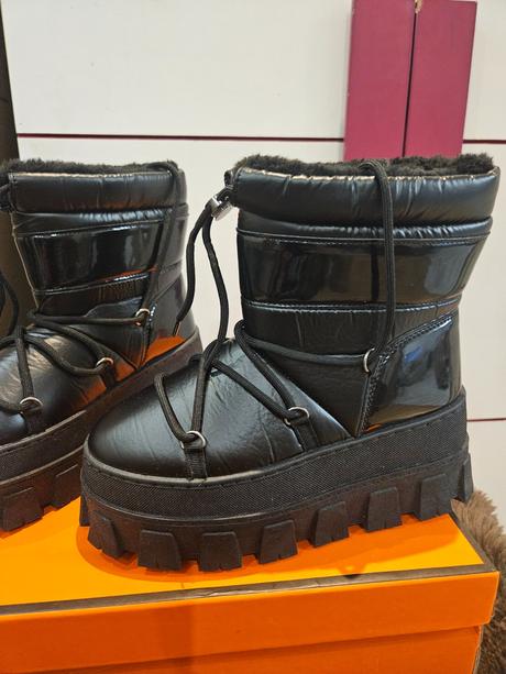 Snehule 36 zateplene sedí na 35,5, 36