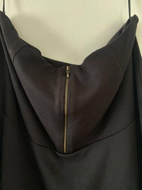 Hrubsia cierna sukna, l