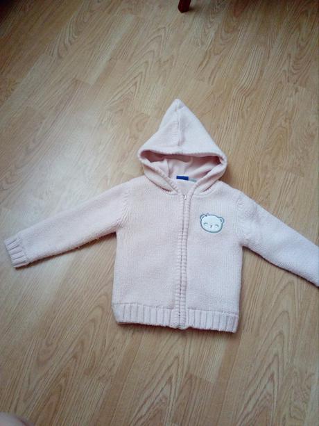 Sveter na zips ruzovkavej farby v. 92 hruby, lupilu,92