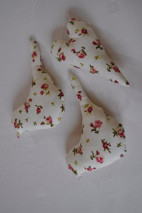 Srdiečka a vtáčiky na dekoráciu,