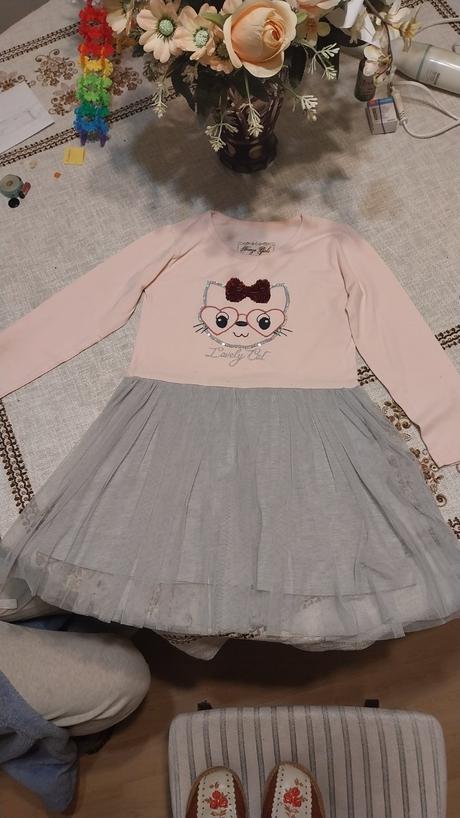 Šaty s dlhým rukávom, 116