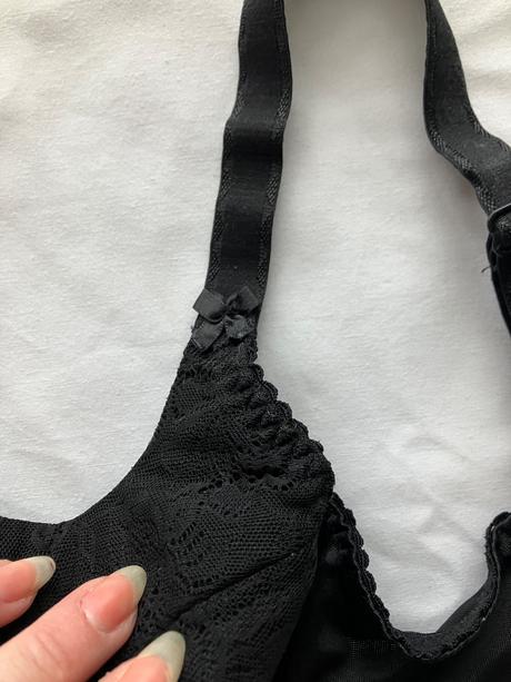 Čierna pevná podprsenka astratex 70g, 70f