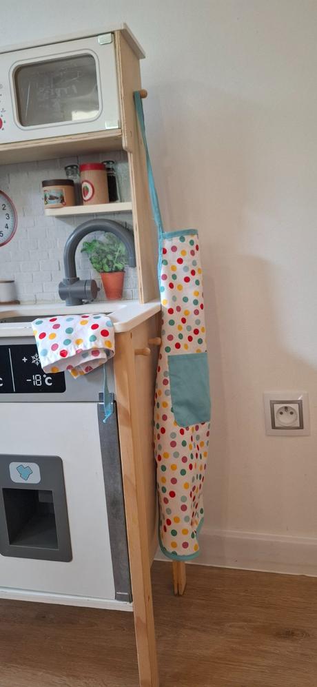 Set detska kuchynka a drevenym prislusenstvom, 