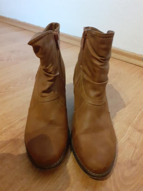 Kotníkové čižmičky, clara barson,38