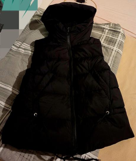 Krásna zimná vesta v páse na šnúrku, s