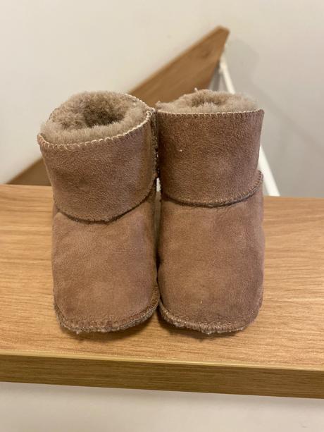 Capačky pre najmenšie nôžky s ovčím runom, 19