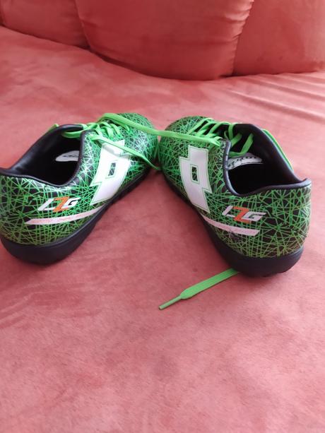 Kopačky (futbalové halovky), lotto,32