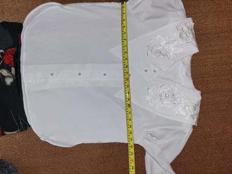 Sukňa a košeľa, 42