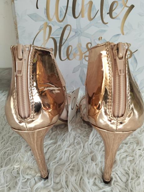 Lodičky, sandále, 39