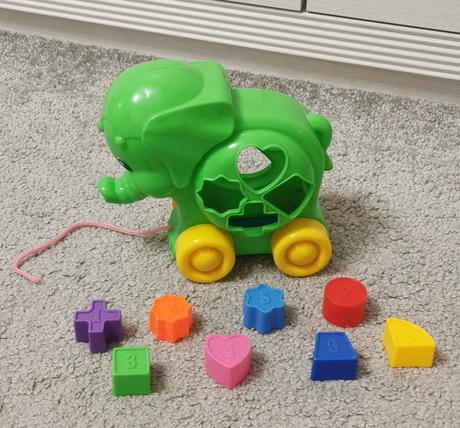 Vkladačka geometrických tvarov, 