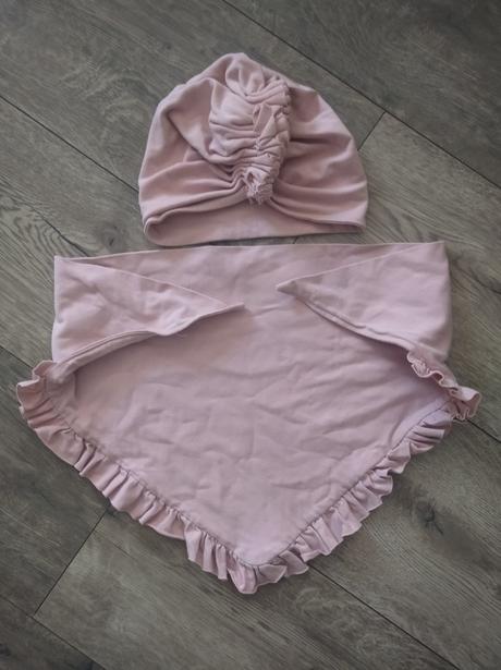 Turban a nákrčník, 80