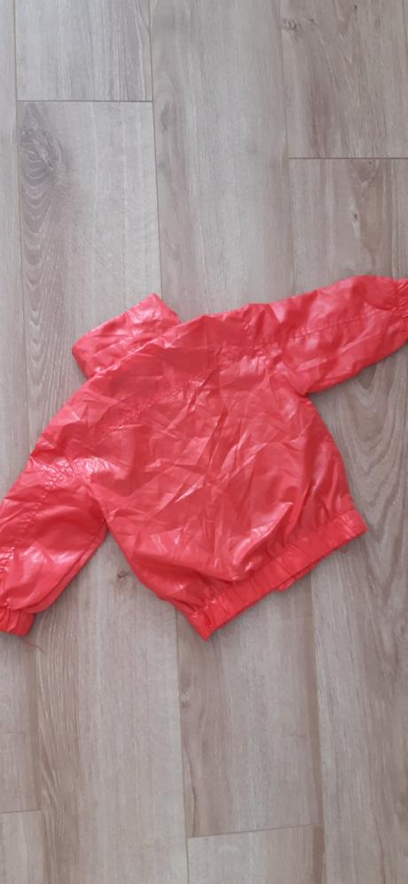 Prechodná bundička, 74